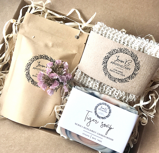 Soap, sisal and bath salts gift set